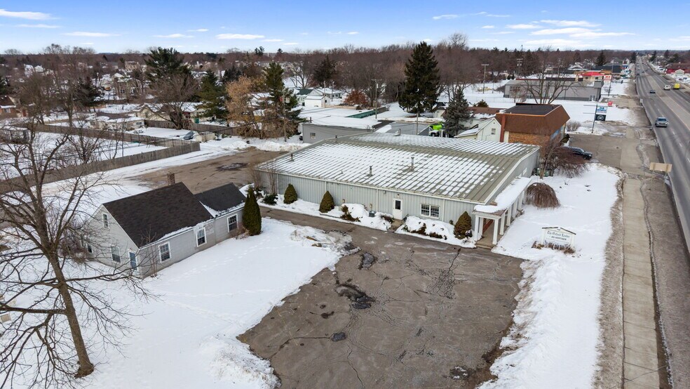 More Photos Of 690 S Lapeer Rd, Oxford Warehouse For Sale