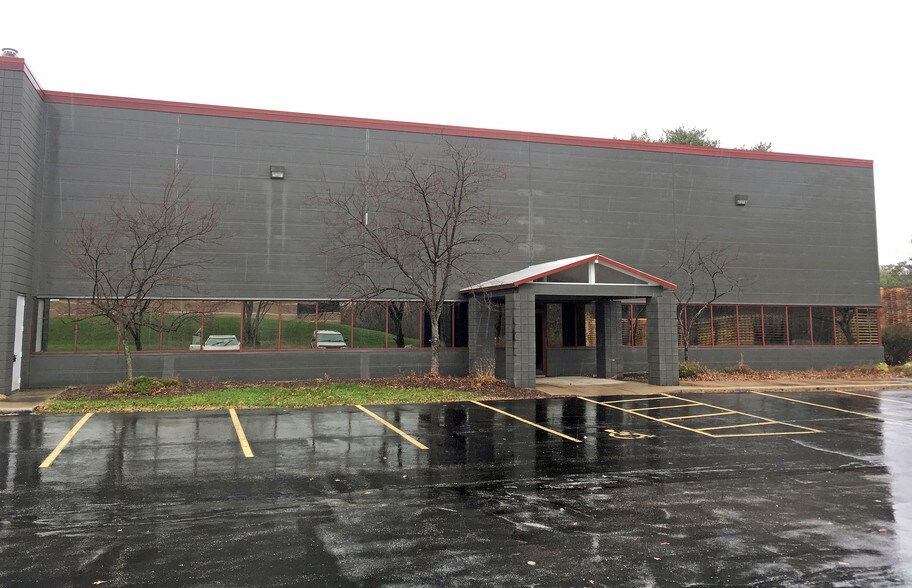 More Photos Of 9300 Dutton Dr, Twinsburg Warehouse For Lease