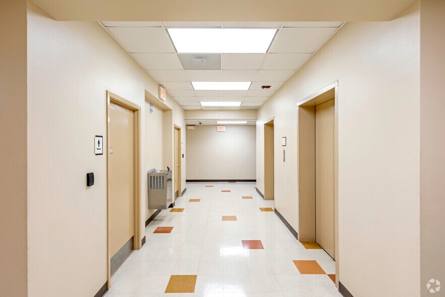 More Photos Of 700 S Zarzamora St, San Antonio Office For Sale