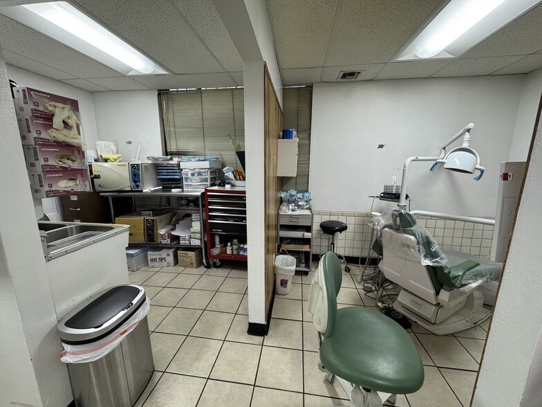 More Photos Of 630 W College St, Los Angeles Light Distribution For Sale