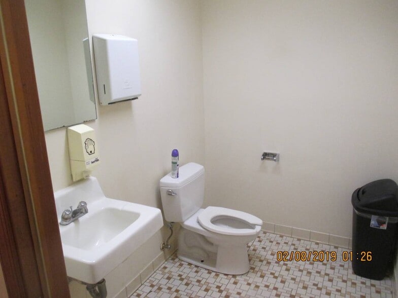 More Photos Of 9107 Industry Dr, Manassas Park Warehouse For Lease