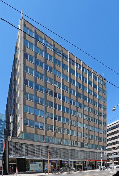 More Photos Of 790 Bay St, Toronto Medical For Lease