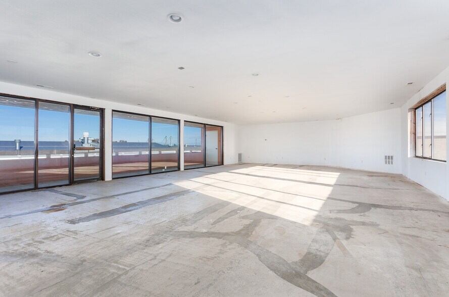 More Photos Of 10 N Washington St, Kennewick Office For Lease