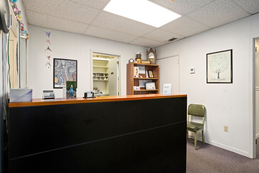 More Photos Of 130 N Main St, Petal Medical For Sale