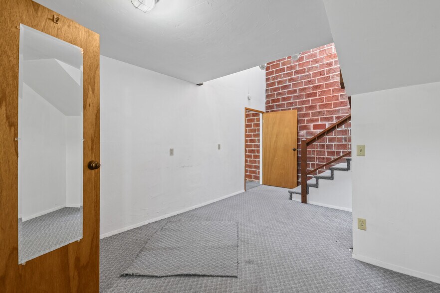 More Photos Of 7320-7326 SE Milwaukie Ave, Portland Apartments For Lease