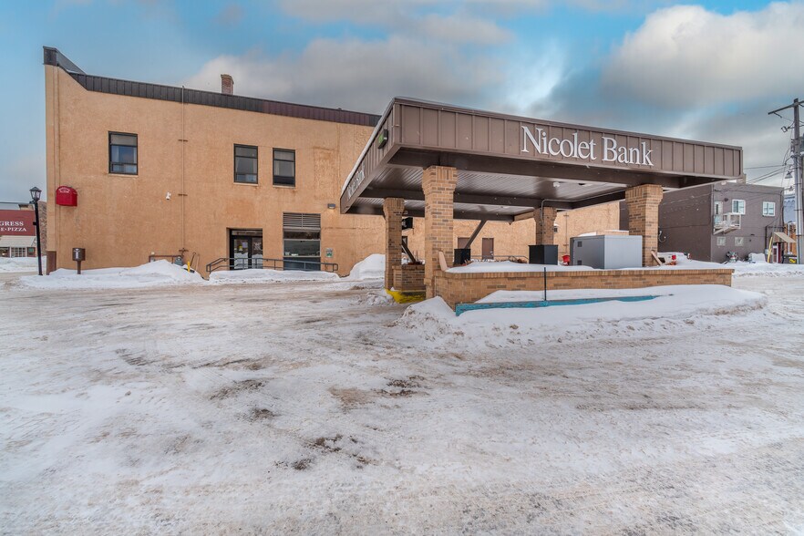 More Photos Of 100-106 S Main st, Ishpeming Bank For Sale