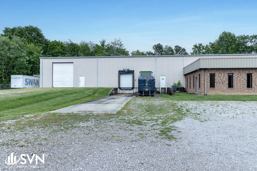 More Photos Of 136 Armory St, London Warehouse For Lease