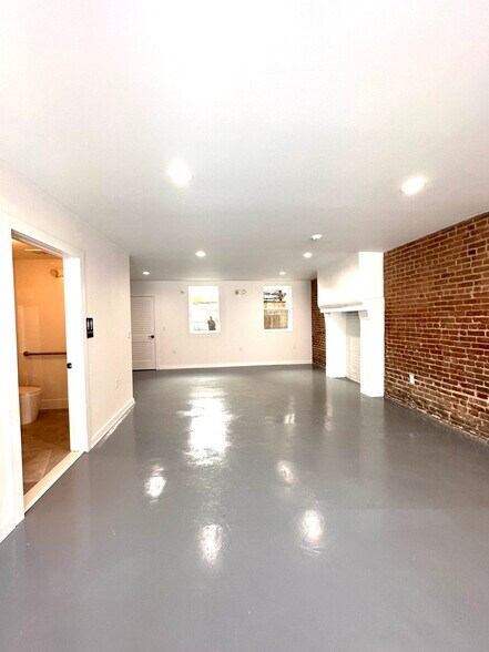 More Photos Of 423 Washington St, Hoboken Storefront Retail Office For Lease