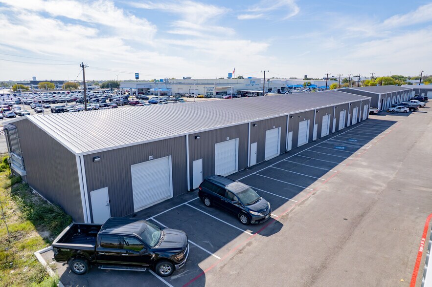 More Photos Of 2203 Cascade Pky, San Antonio Unknown For Lease