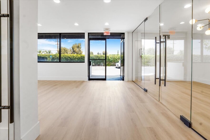 More Photos Of 1240 N Jefferson St, Anaheim Warehouse For Sale