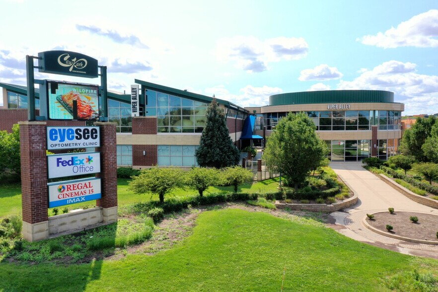 More Photos Of 215-295 Parkway Dr, Lincolnshire Unknown For Lease