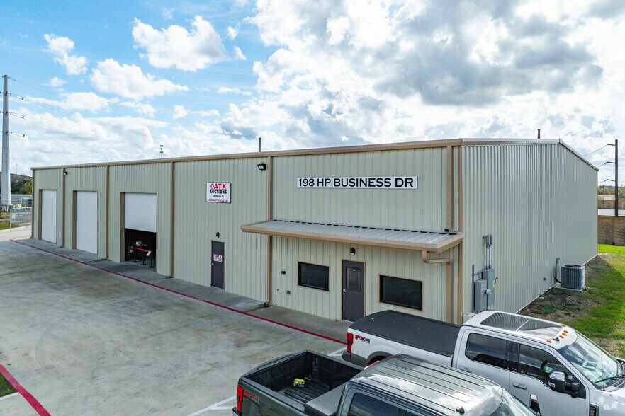 More Photos Of 198 HP Business Drive Rd, San Marcos Warehouse For Lease