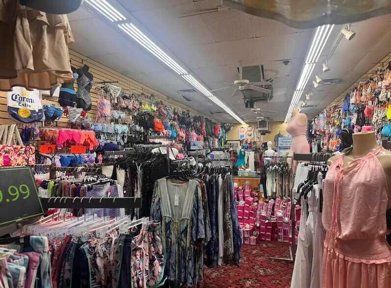 More Photos Of 2910 Boardwalk, Wildwood Storefront For Sale