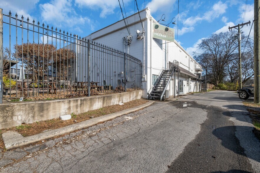 More Photos Of 1404-1406 McGavock Pike, Nashville General Retail For Lease