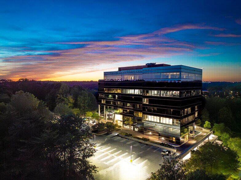 More Photos Of 9040 Roswell Rd, Atlanta Office For Lease