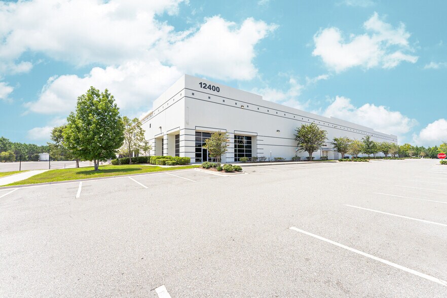 More Photos Of 12400 Presidents Ct, Jacksonville Warehouse For Lease