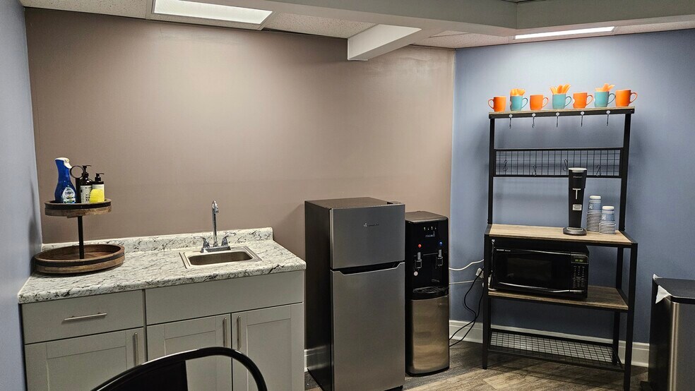 More Photos Of 4068 Mt Royal Blvd, Allison Park Medical For Lease