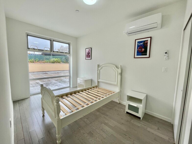 More Photos Of 150-30 12th Ave, Whitestone Apartments For Sale