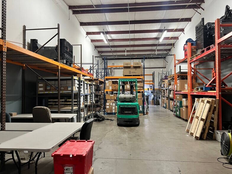 More Photos Of 6636-6646 26th Ct, Sarasota Warehouse For Sale