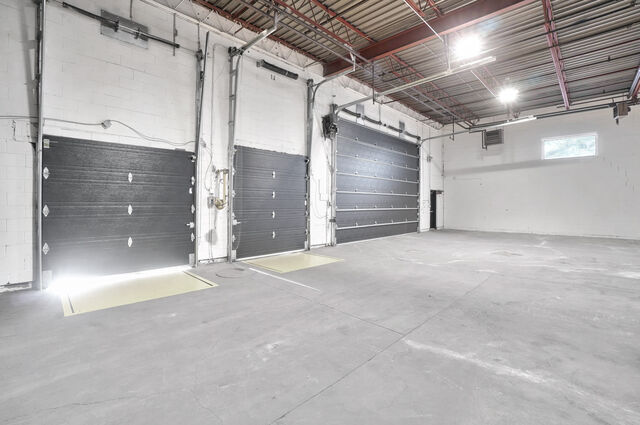 More Photos Of 6950 Boul Couture, Montréal Warehouse For Lease