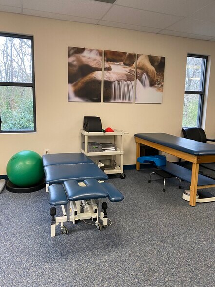 More Photos Of 335 Roselane St NW, Marietta Medical For Lease