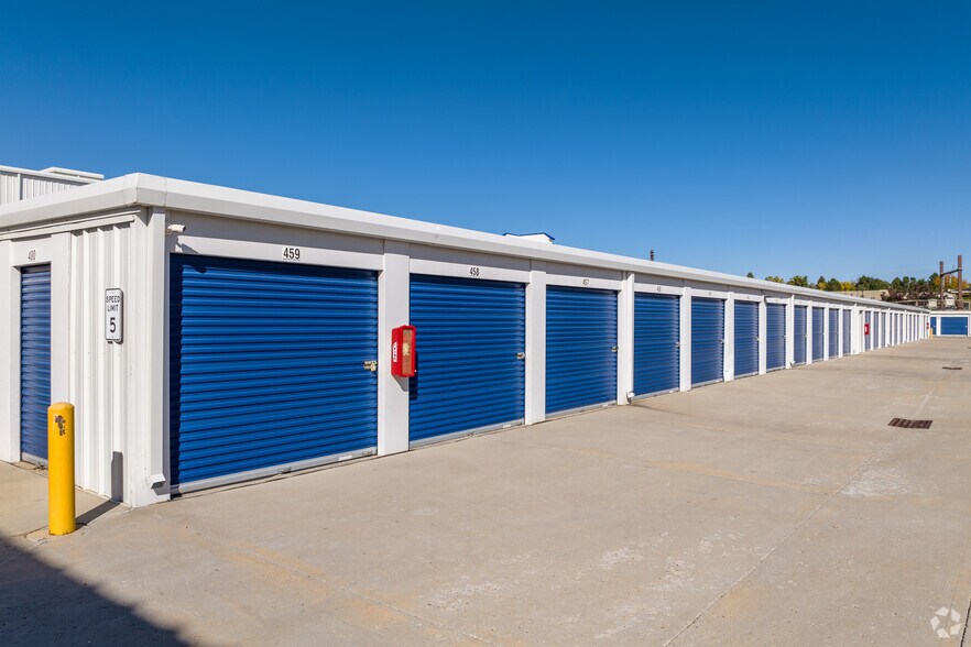 More Photos Of 4911 W 58th Ave, Arvada Warehouse For Lease