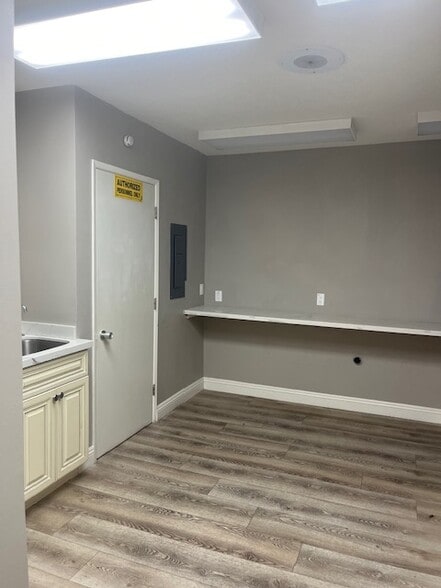 More Photos Of 175 W La Verne Ave, Pomona Medical For Lease
