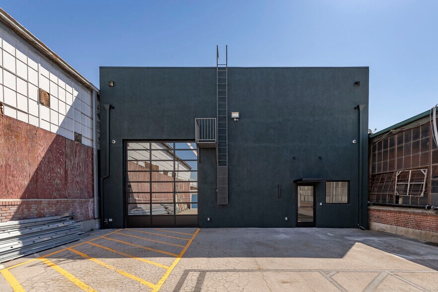 More Photos Of 371 S Anderson St, Los Angeles Flex For Sale