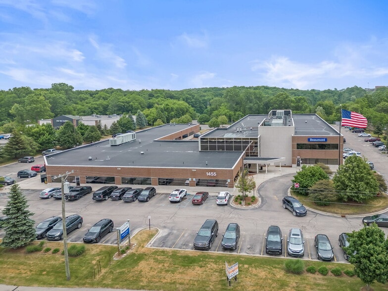 More Photos Of 1455 S Lapeer Rd, Lake Orion Hospital For Lease