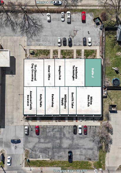 More Photos Of 7020 Douglas Ave, Urbandale Storefront For Sale