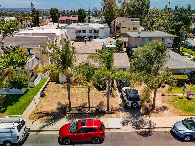 More Photos Of 2109 Felspar St, San Diego Multifamily For Sale