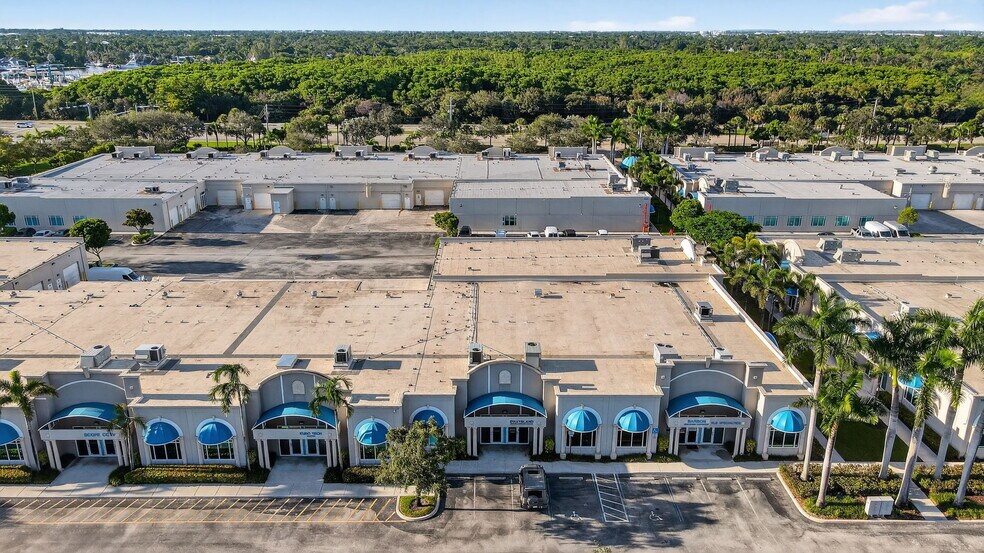 More Photos Of 2800 W State Road 84, Fort Lauderdale Showroom For Lease