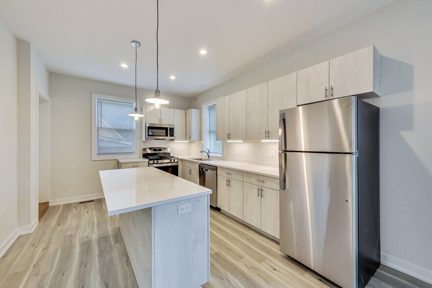 More Photos Of , Chicago Multifamily For Sale