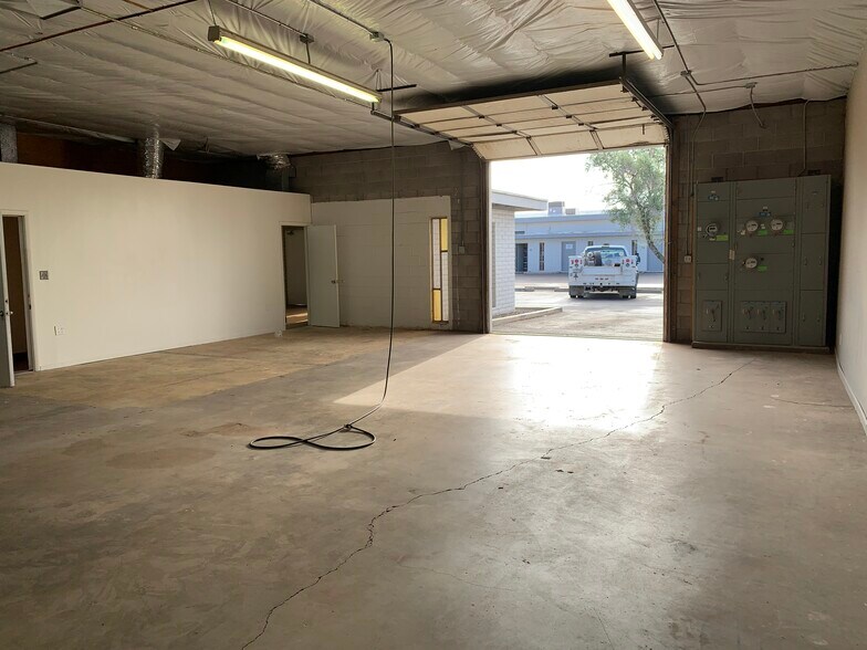 More Photos Of 1930 W Durango St, Phoenix Distribution For Lease