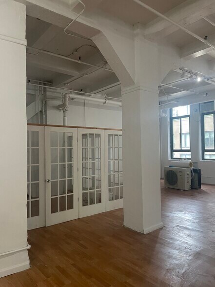 More Photos Of 344 W 38th St, New York Office For Lease