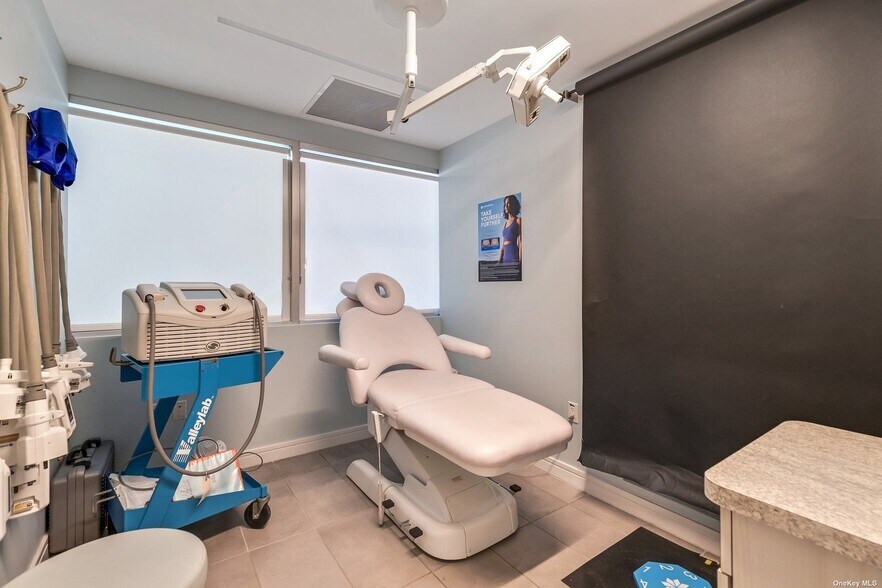 More Photos Of 775 Park Ave, Huntington Medical For Lease