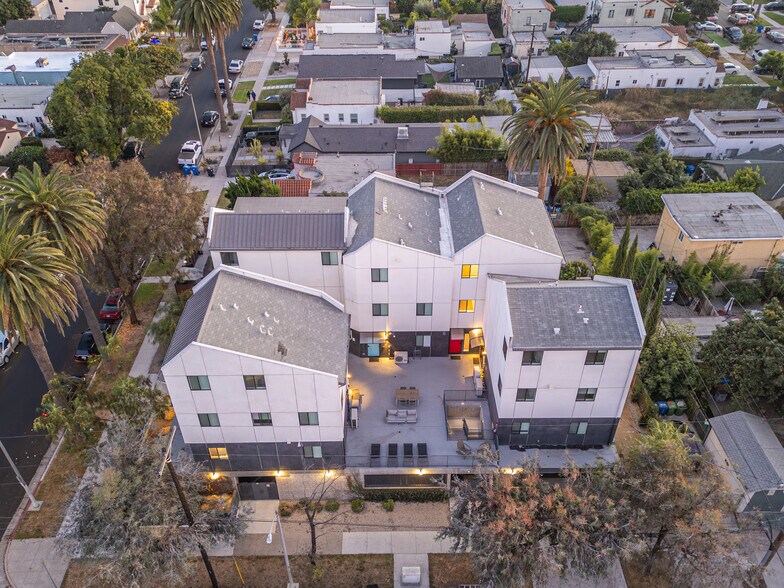 More Photos Of 2301 S Cloverdale Ave, Los Angeles Apartments For Sale