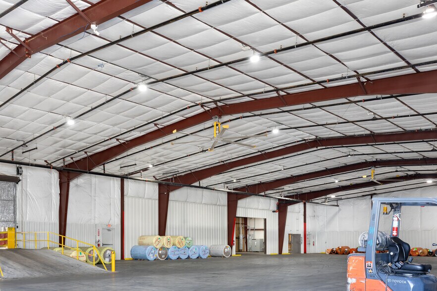 More Photos Of 1201 S Commercial Blvd, Arlington Warehouse For Lease