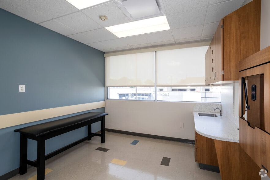 More Photos Of 8015-8021 Frankford Ave, Philadelphia Medical For Lease