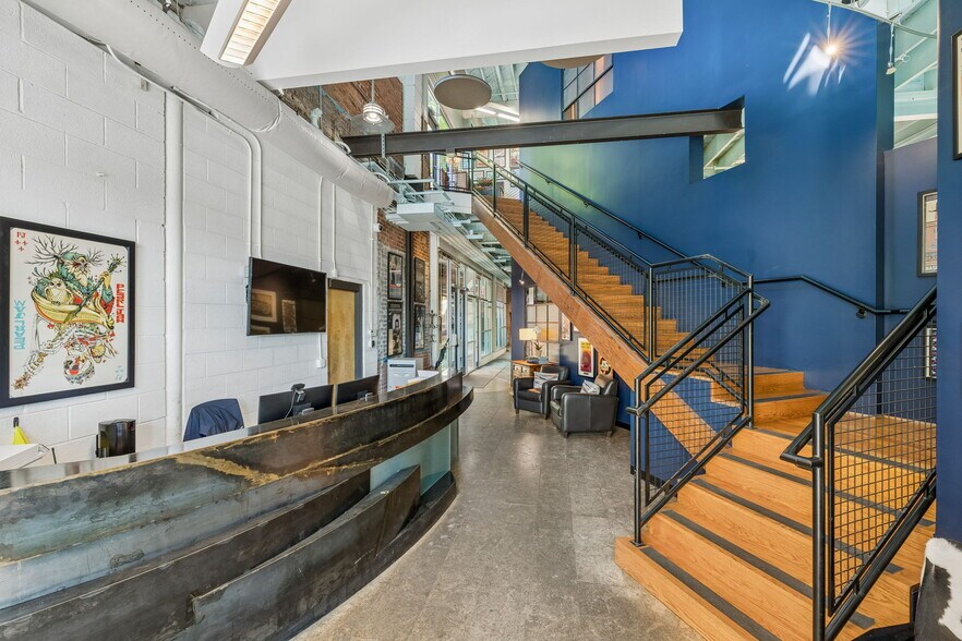 More Photos Of 2300 Charlotte Ave, Nashville Office For Sale