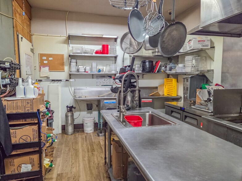More Photos Of 644 Main St, Lebanon Storefront Retail Office For Sale