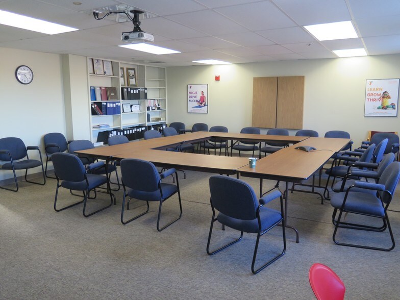 More Photos Of 101 Amesbury St, Lawrence Medical For Lease