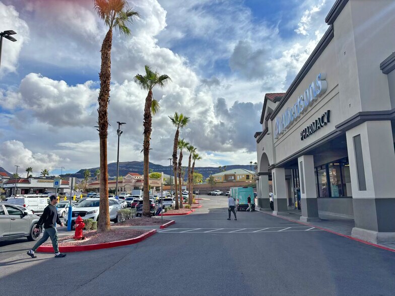 More Photos Of Stephanie And Horizon Rdg, Henderson Land For Sale