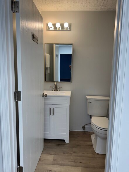 More Photos Of 7301 W Jefferson Blvd, Fort Wayne Office For Lease