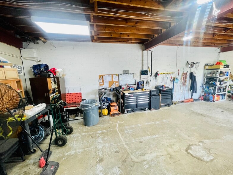 More Photos Of 1425 W Pembroke Ave, Hampton Auto Dealership For Sale