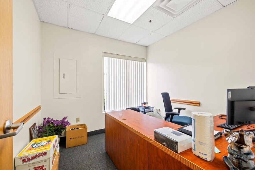 More Photos Of 1637 Mineral Spring Ave, North Providence Medical For Lease