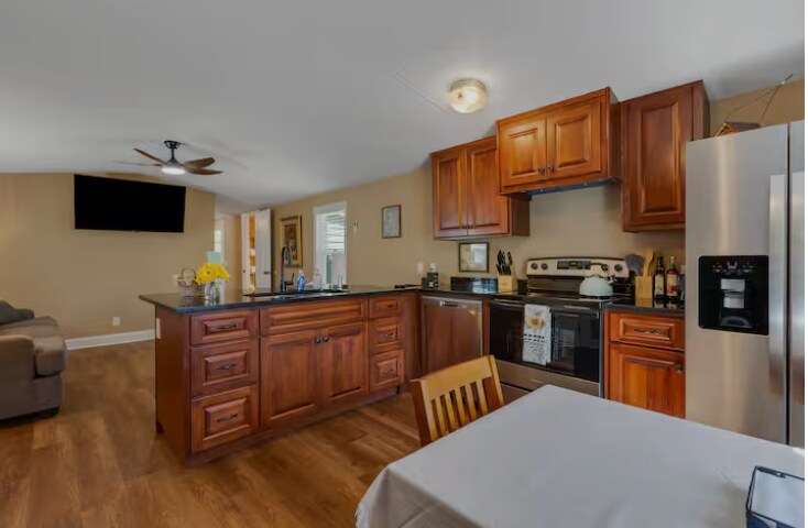 More Photos Of 84-86 Benson Rd, Travelers Rest Specialty For Sale