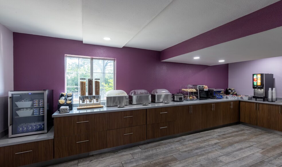 More Photos Of 9461 Lenexa Dr, Lenexa Hotel For Sale