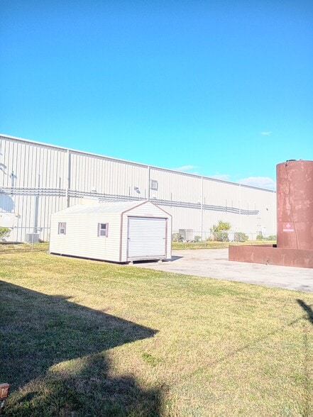 More Photos Of 8220 Leo Kidd Ave, Port Richey Warehouse For Sale