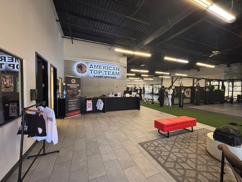 More Photos Of 7840 Roswell Rd, Sandy Springs Office For Sale
